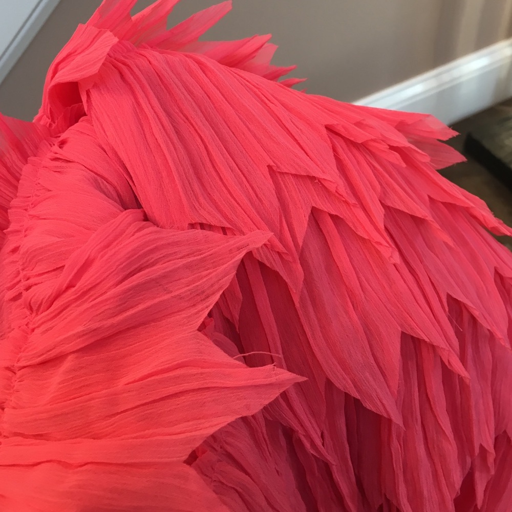 Pink ruffle skirt - Picture 3 of 4